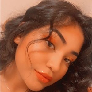 Meet your Posher, Damaris